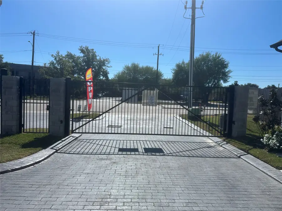 1611 Regents Court, Houston, TX 77055 - #3