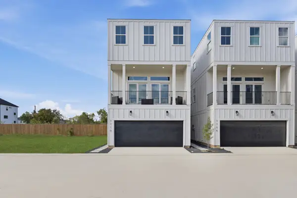 7702 Earl Rudder Way, Houston, TX 77055