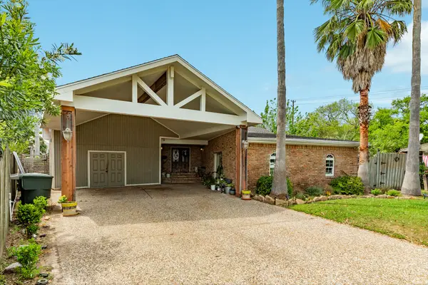 2413 Gerol Drive, Galveston, TX 77551