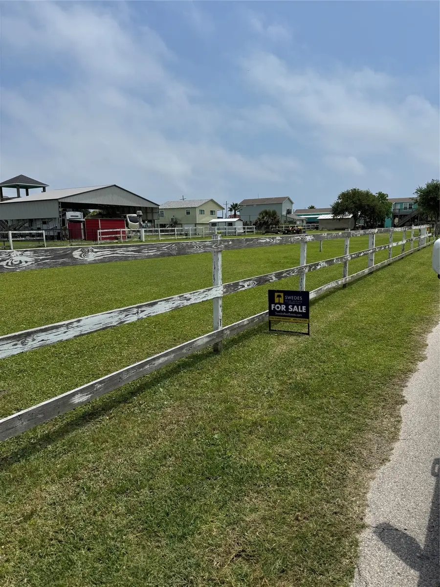 912 Moms Road, Port Bolivar, TX 77650 - #2