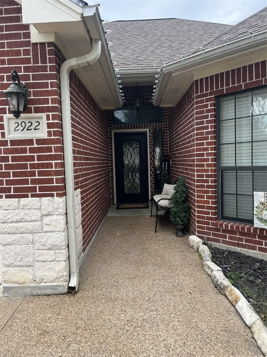 2922 Twisted Oak Drive, Brenham, TX 77833 - Image #3