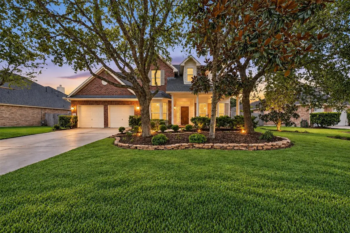 127 N Hawthorne Hollow Circle, The Woodlands, TX 77384 - #1
