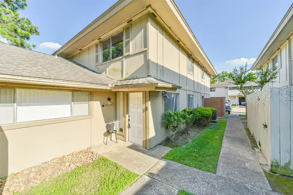 5634 Birchmont Drive #22, Houston, TX 77091