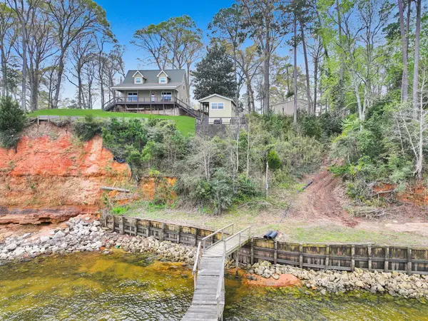 270 Andrew Jackson Circle, Hemphill, TX 75948