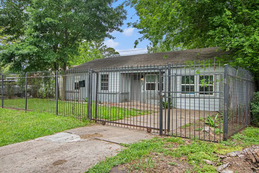 9414 Rosehaven Drive, Houston, TX 77051 - Image #3