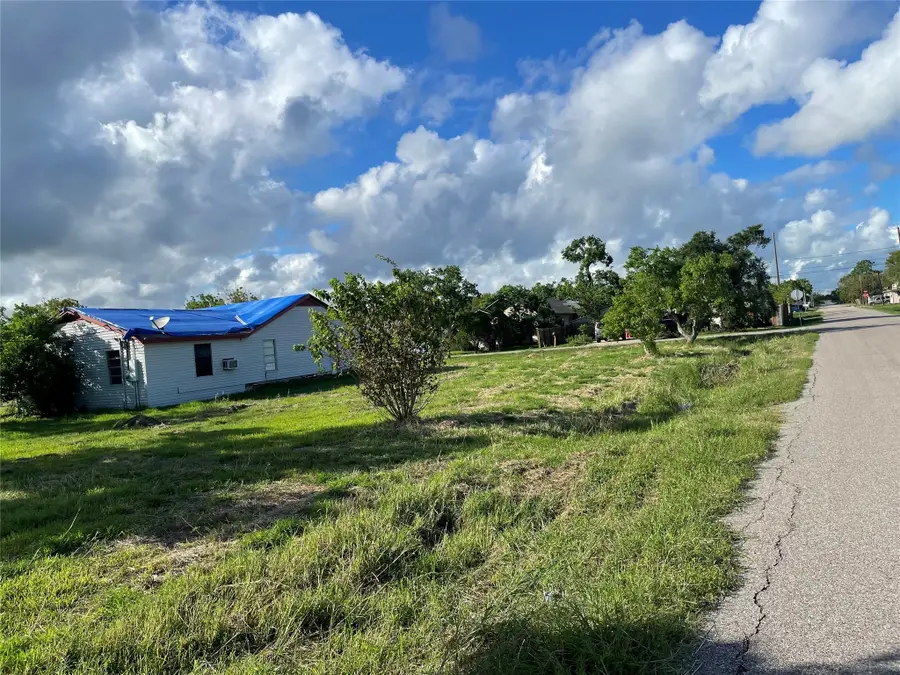 803 W 6th Street, Freeport, TX 77541 - Image #2