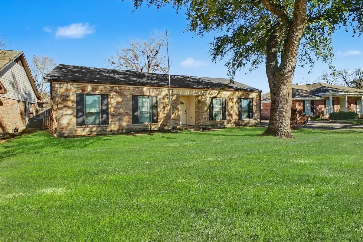 13830 Oakwood Lane, Sugar Land, TX 77498 - #1
