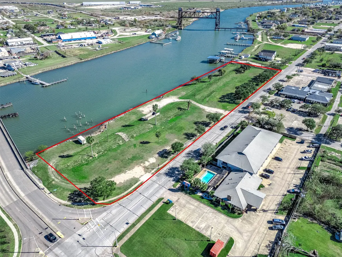 1024 W 2nd Street, Freeport, TX 77541 - #1