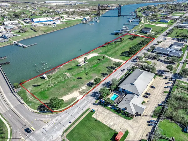 1024 W 2nd Street, Freeport, TX 77541
