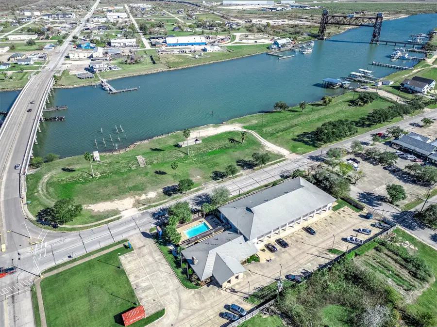 1024 W 2nd Street, Freeport, TX 77541 - #2