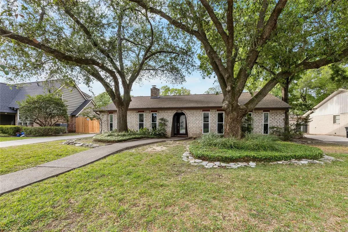 4019 Long Grove Drive, Taylor Lake Village, TX 77586 - #1