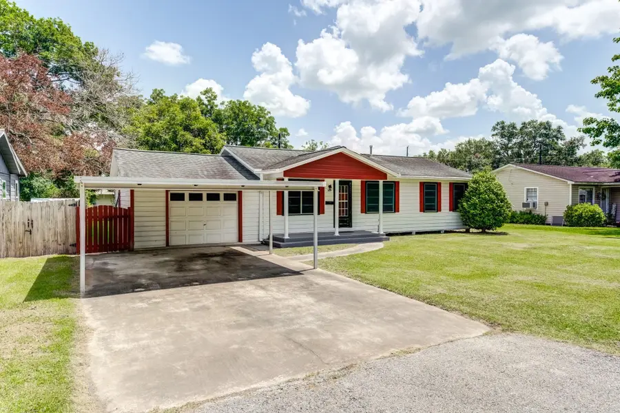 305 Yaupon Street, Sweeny, TX 77480 - #2