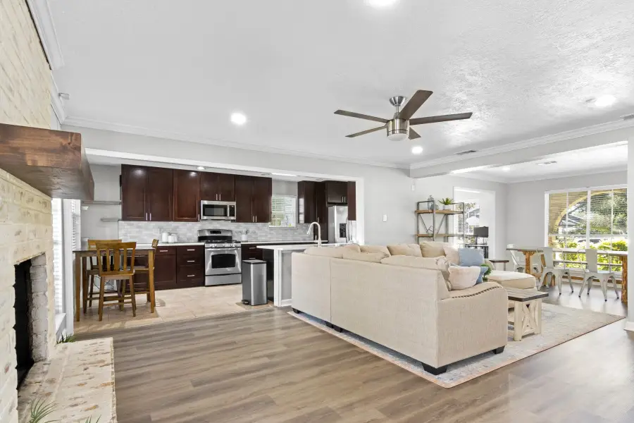 13910 Ella Lee Lane, Houston, TX 77077 - Image #3