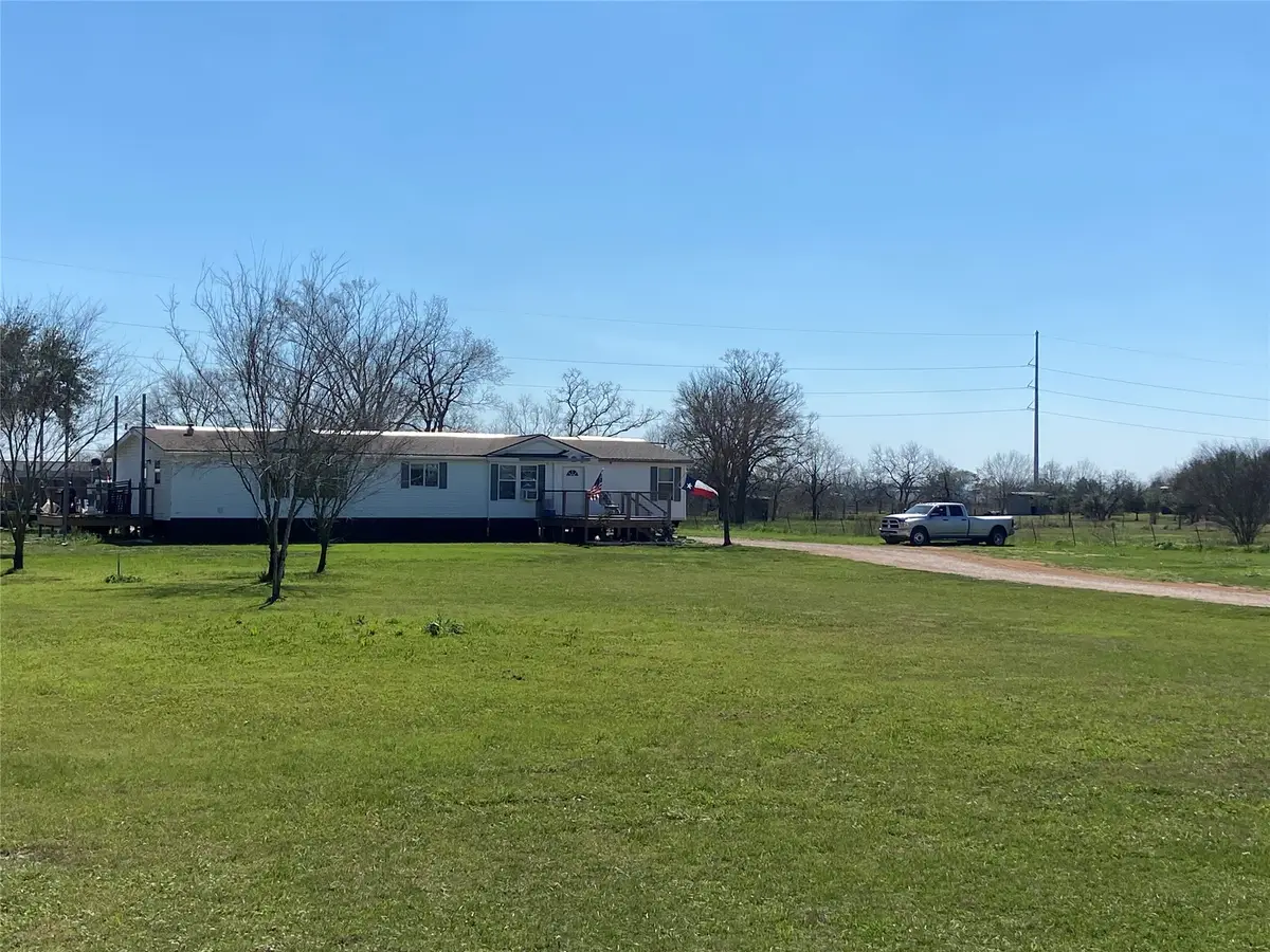 10507 E 159 Highway E, Bellville, TX 77418 - #1