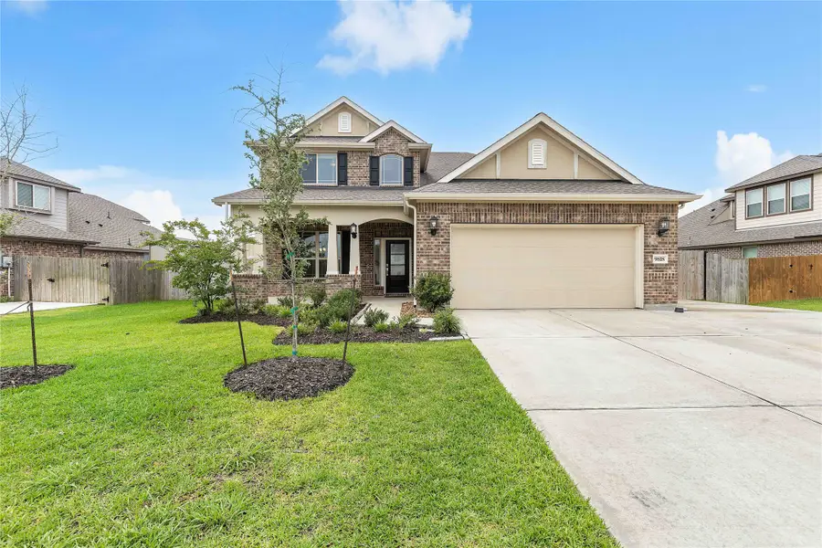 9818 Colonial Downs Drive, Monterey Belvieu, TX 77523 - #2