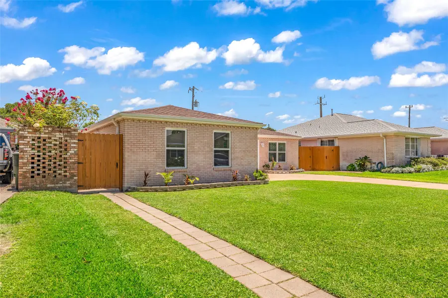 5611 Palm Circle, Galveston, TX 77551 - #2