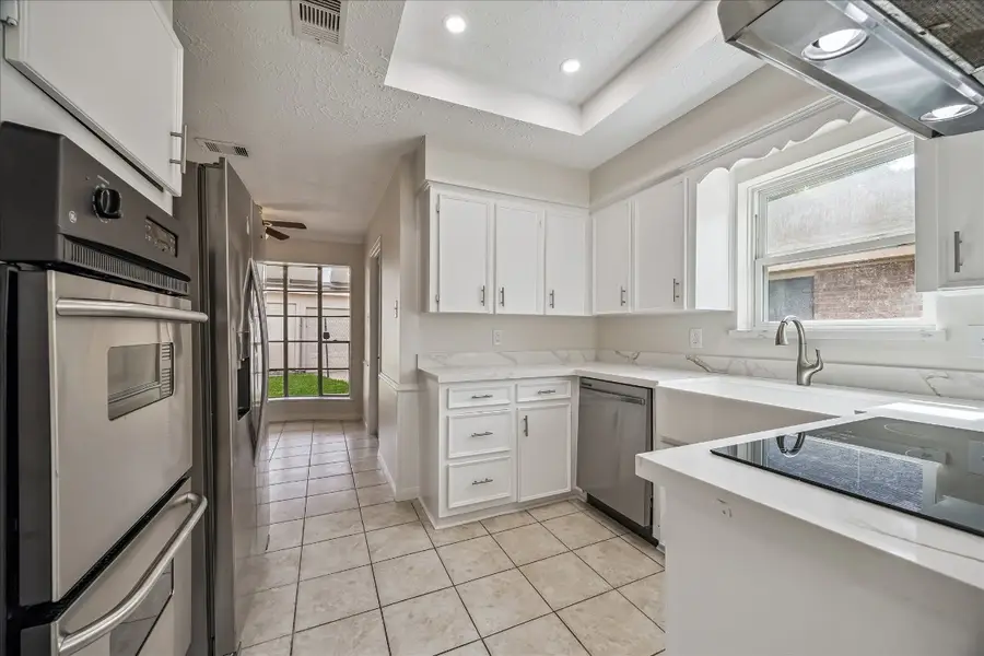 12239 Meadowhollow Drive, Meadows Place, TX 77477 - #3