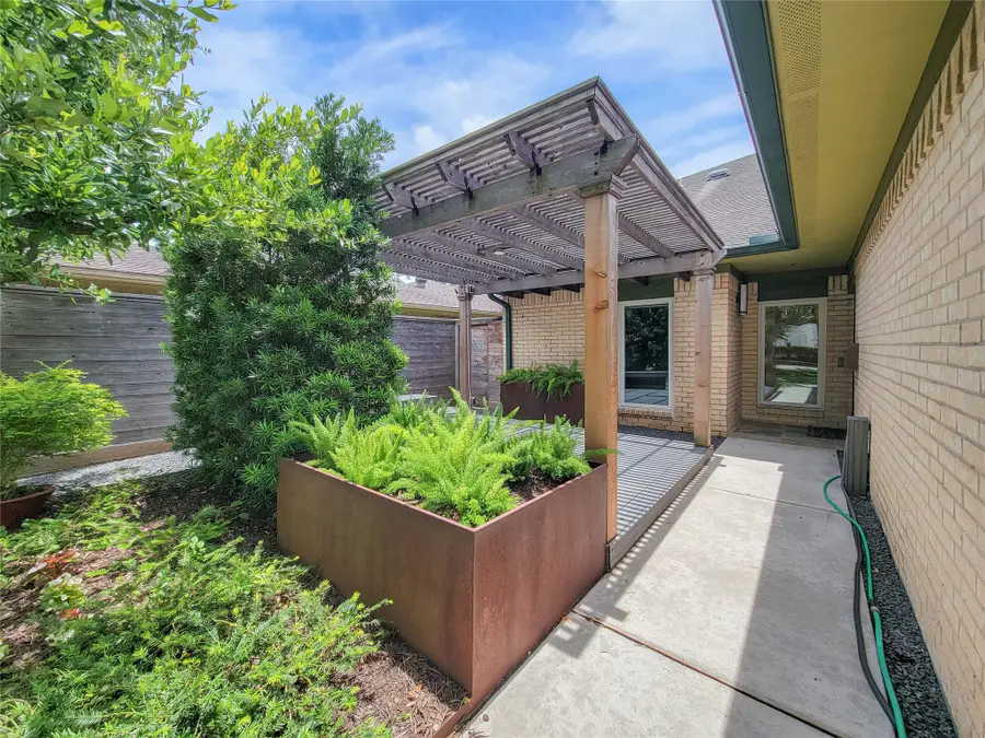 5111 Linden Street, Bellaire, TX 77401 - #2