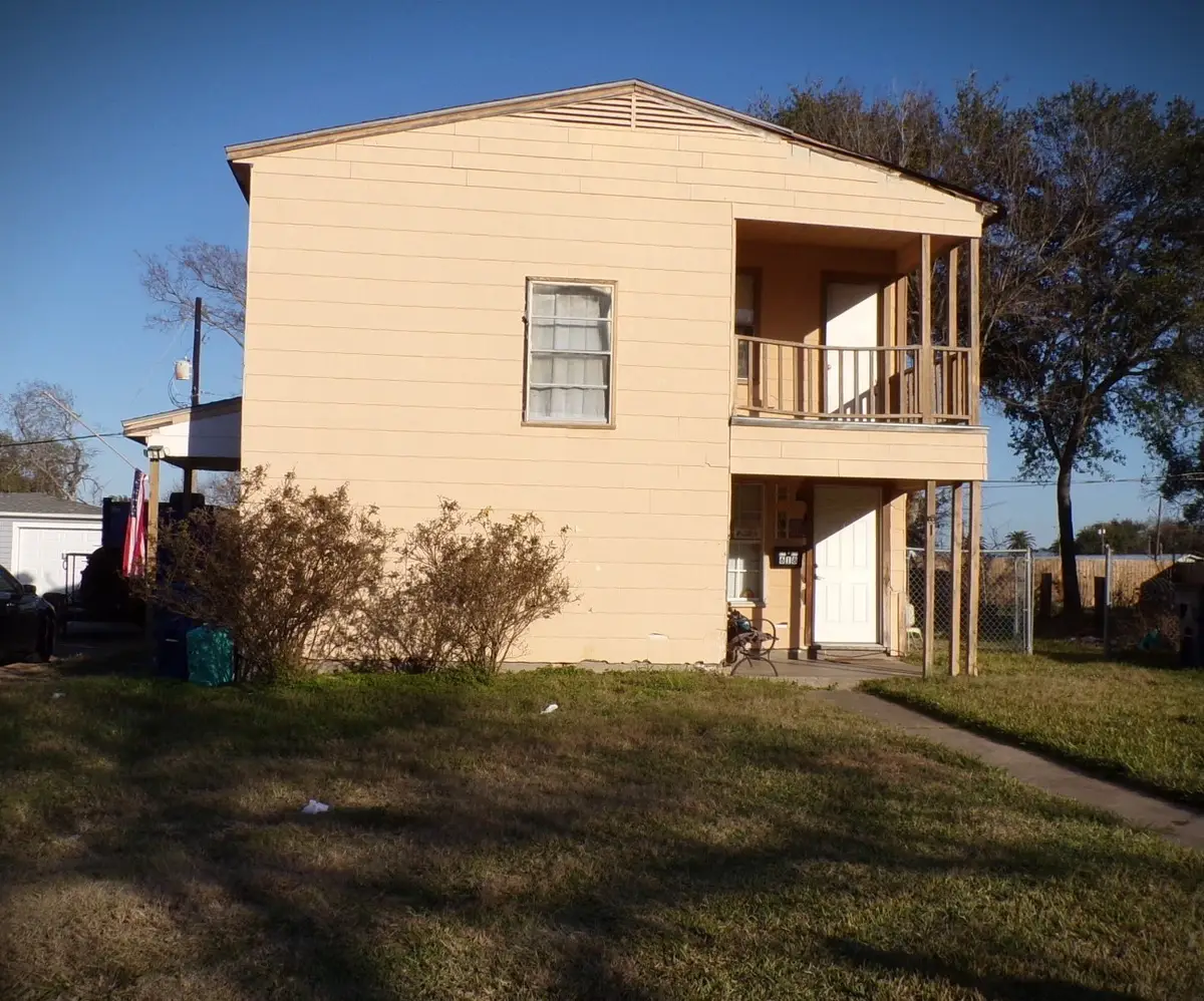 618 N 11th Street, Texas City, TX 77590 - Image #1
