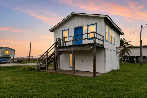 415 Treaty Drive, Surfside Beach, TX 77541