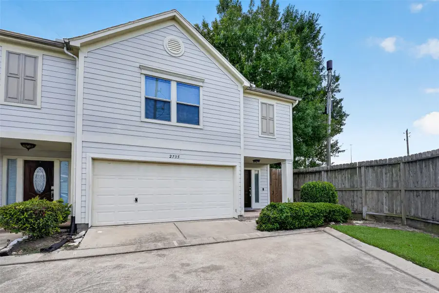 2735 Woodridge Manor Drive, Houston, TX 77087 - #2