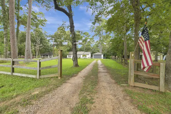 281 Green Briar Drive, Magnolia, TX 77355