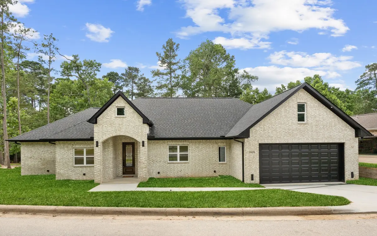 1920 Foxbriar Drive, Huntsville, TX 77340 - #1