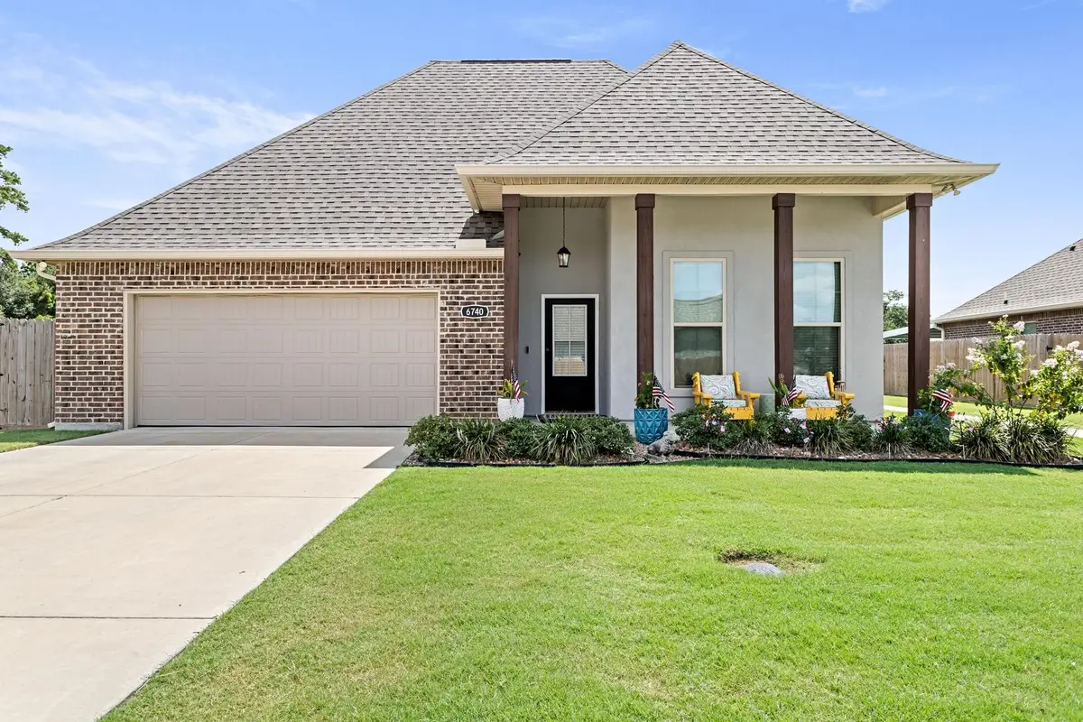 6740 Little Cypress Loop, Orange, TX 77632 - #1