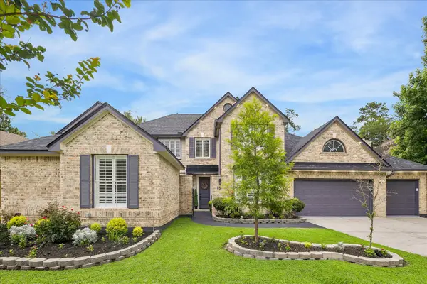 15 W Beckonvale Circle, The Woodlands, TX 77382