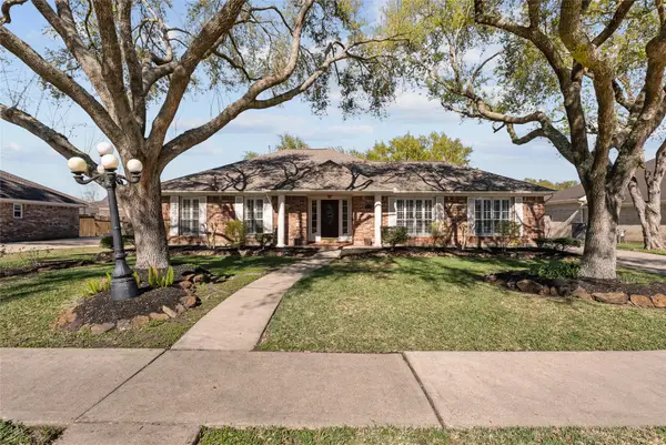 1009 Sable Drive, Friendswood, TX 77546