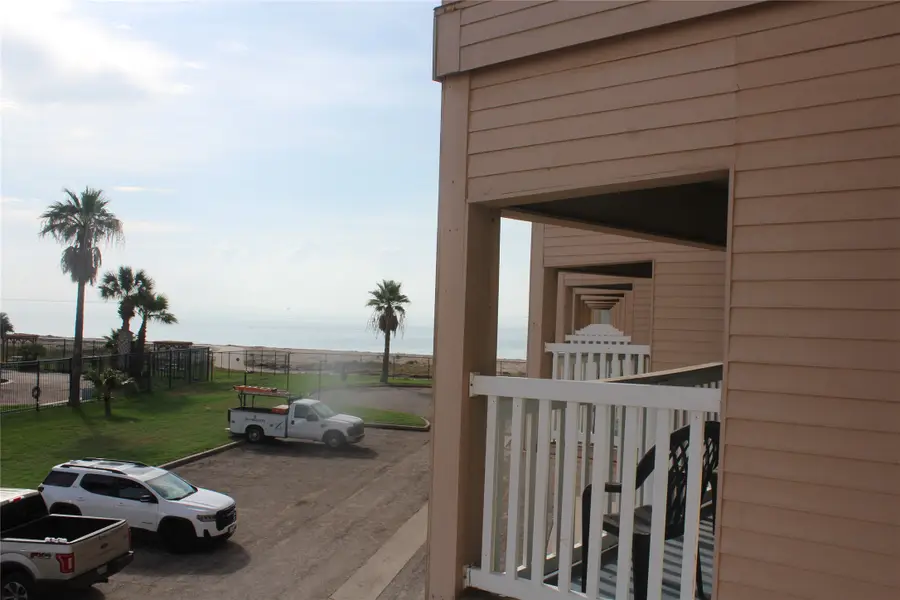 3938 Surfside Boulevard, Corpus Christi, TX 78402 - Image #2