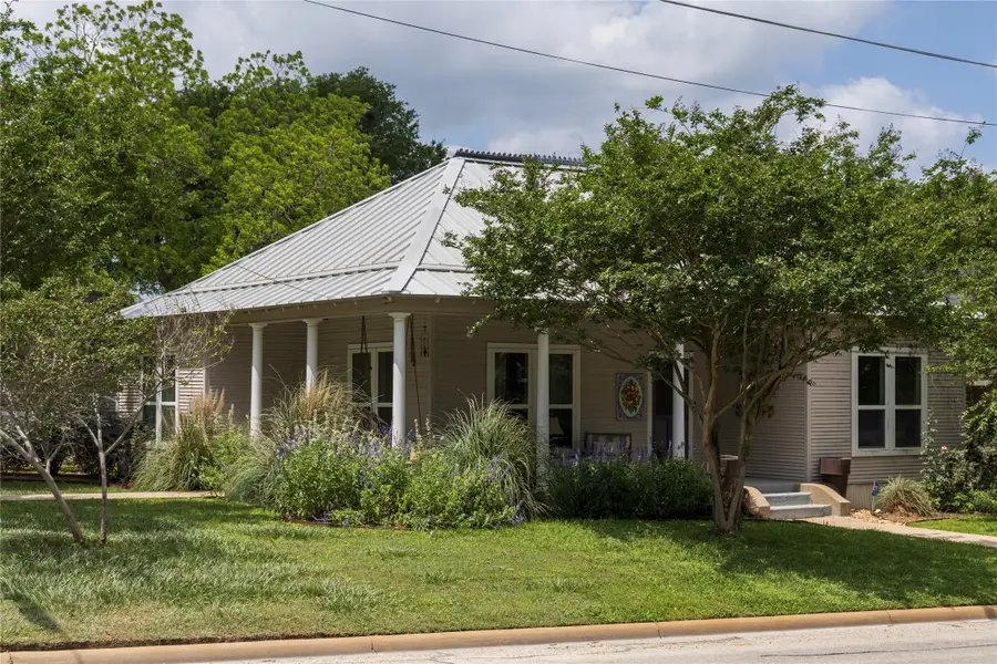 1506 S Jackson Street, Brenham, TX 77833 - #2