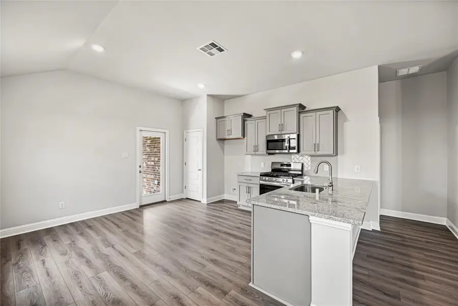 4402 W Bayou Maison Circle, Dickinson, TX 77539 - #3