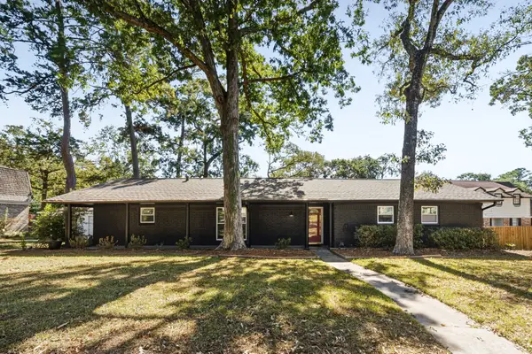 405 Shadywood Circle, Conroe, TX 77304