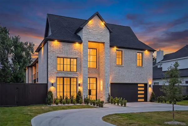 211 W 34th Street, Houston, TX 77018