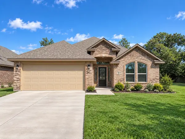 1047 S Anderson Street, Angleton, TX 77515