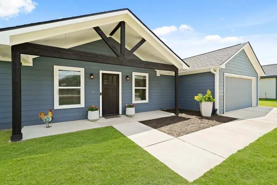 316 East Street, East Bernard, TX 77435 - Image #2