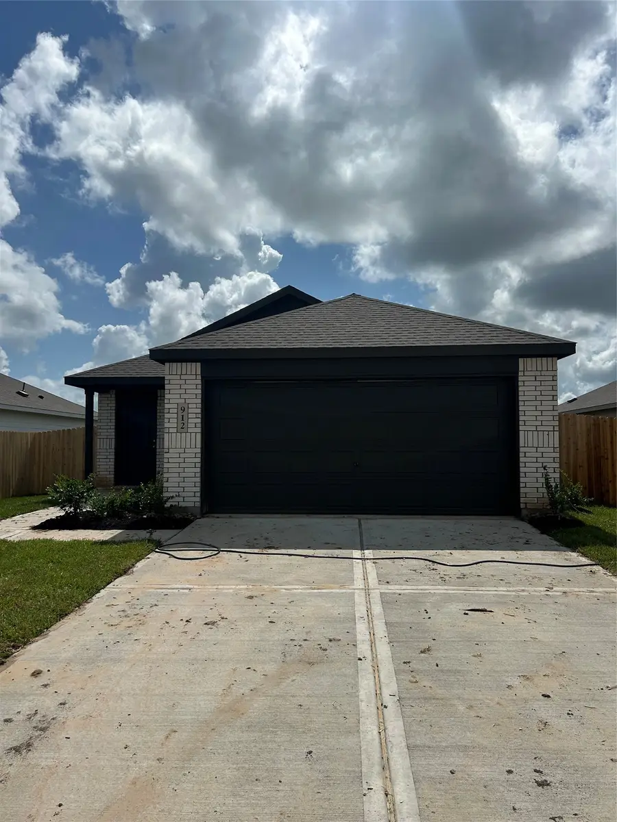 912 Constitution Drive, Bay City, TX 77414 - #2