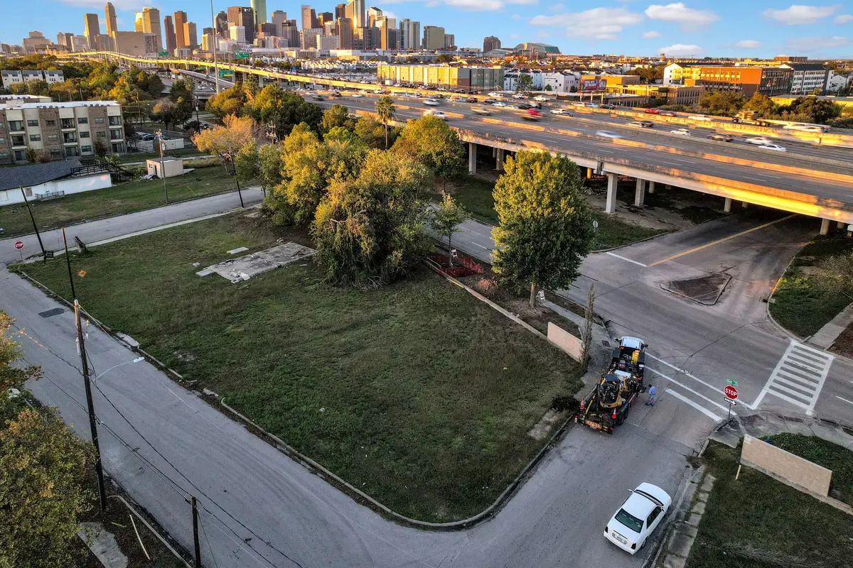 3217 Webster Street, Houston, TX 77004 - Image #1