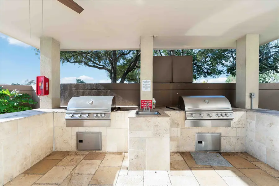 3525 Sage Road #1213, Houston, TX 77056 - Image #2