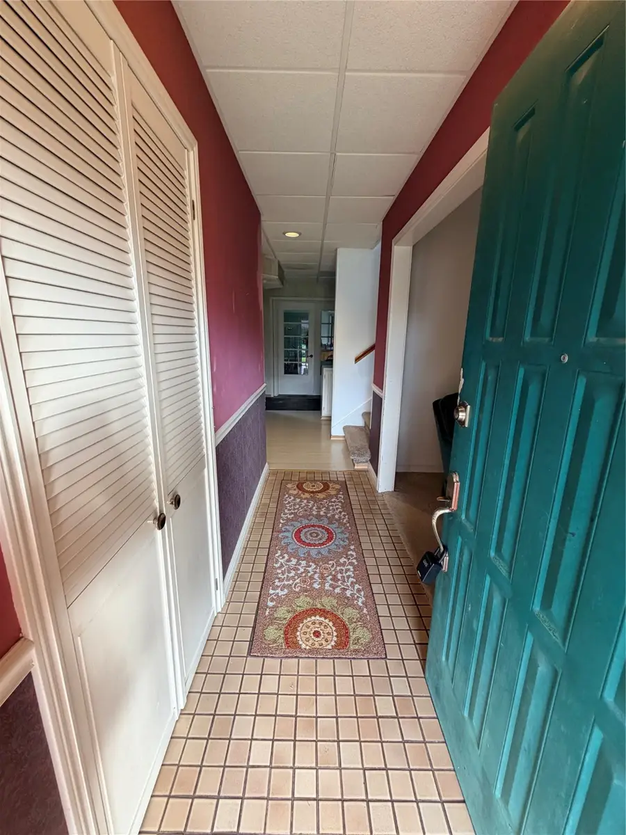 205 Narcissus Street, Lake Jackson, TX 77566 - Image #2