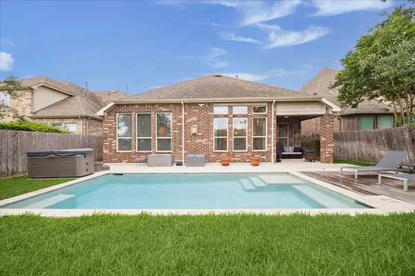 10910 Sarah Bluff Lane, Cypress, TX 77433