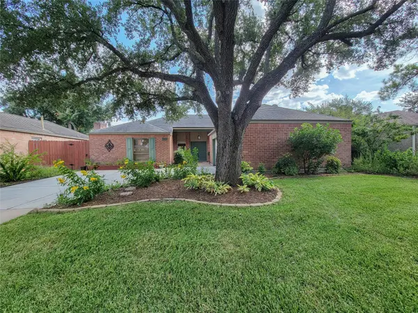 12215 Piping Rock Drive, Houston, TX 77077