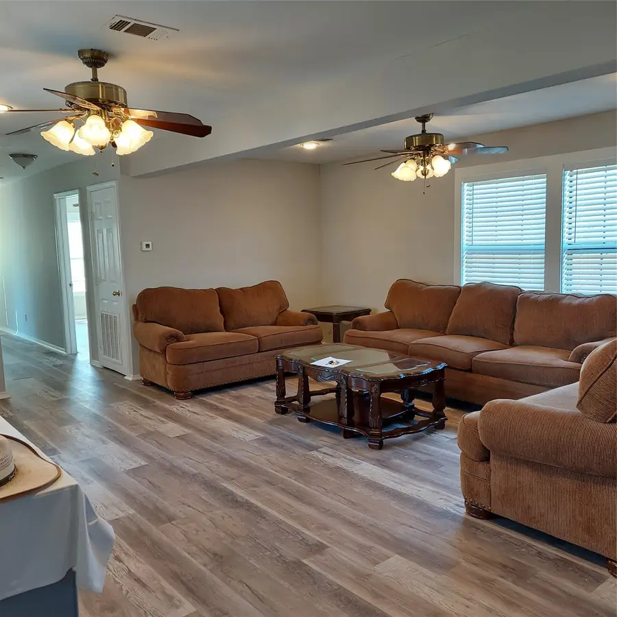 6047 W Creek Road, East Bernard, TX 77435 - #2