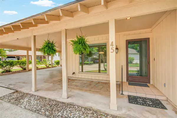 45 Champions Colony E, Houston, TX 77069