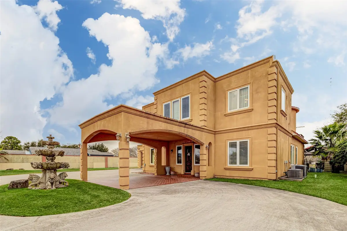 2732 Broadway Street, Dickinson, TX 77539 - Image #1