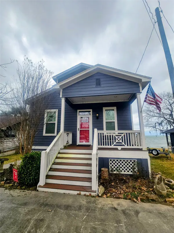 154 W Lake Shore Drive, Livingston, TX 77351