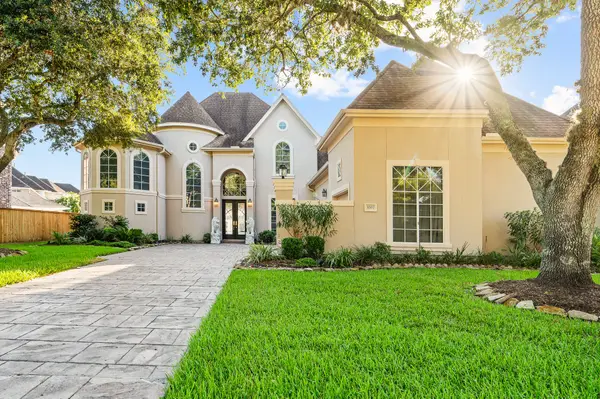 3707 Abbeywood Drive, Pearland, TX 77584