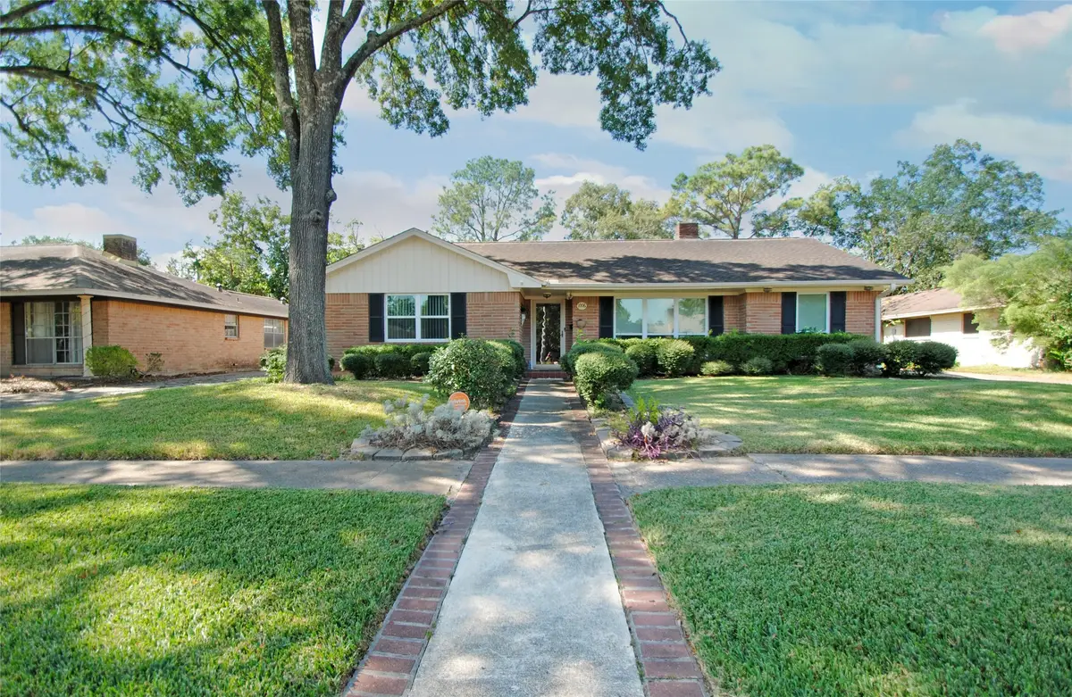 1006 Baymeadow Drive, Houston, TX 77062 - Image #1