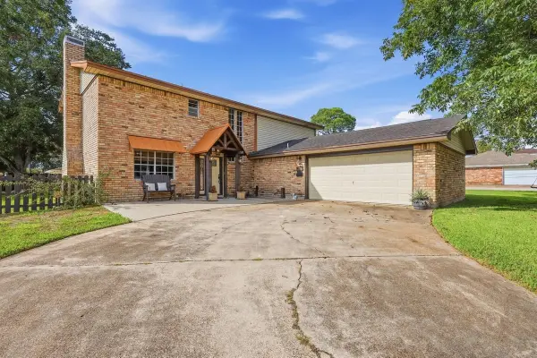2704 Memphis Avenue, Nederland, TX 77627